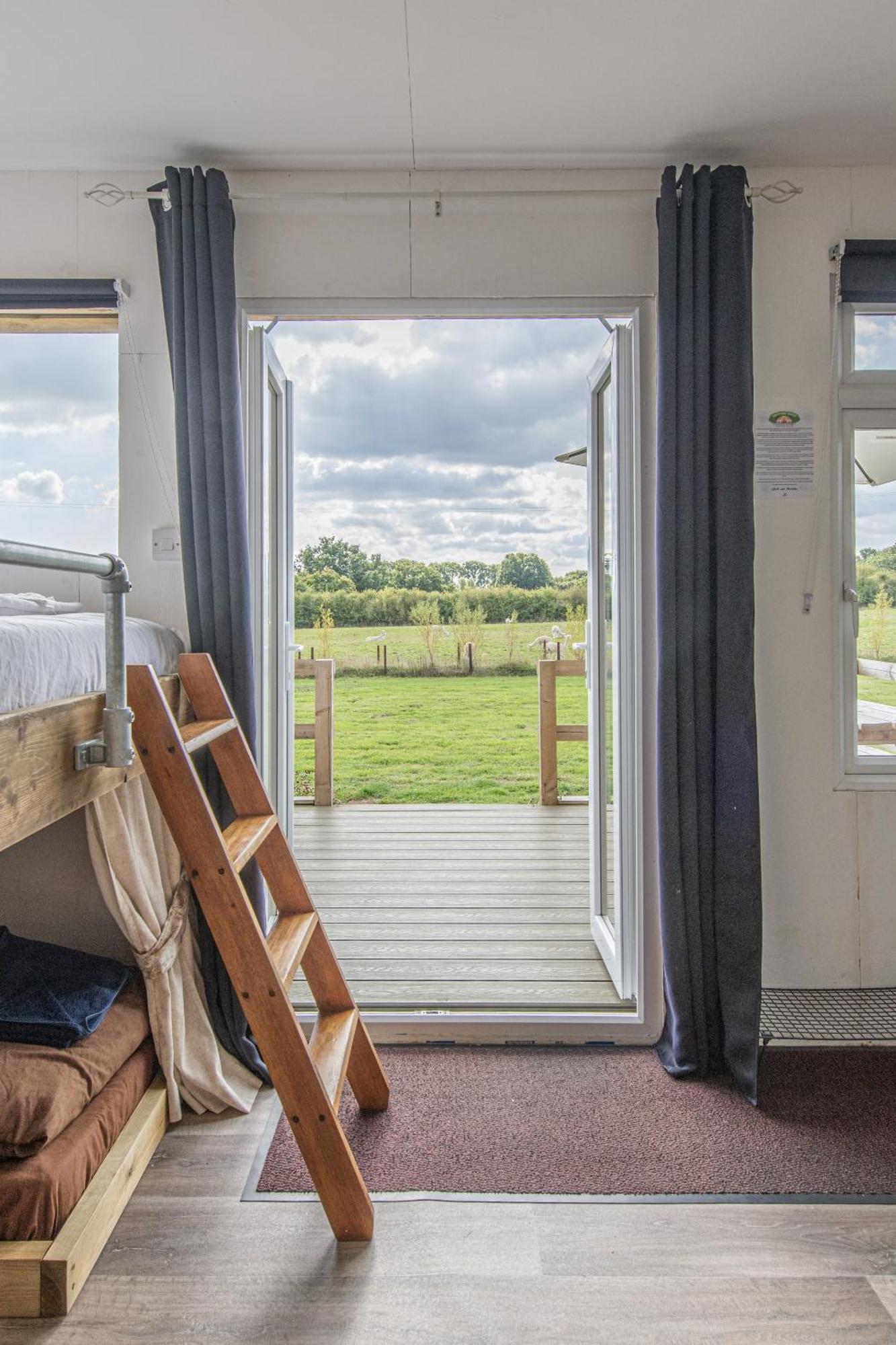 Dartmoor Reach Alpaca Farm Heated Cabins 5 Mins Drive To Dartmoor بوفي تريسي الغرفة الصورة