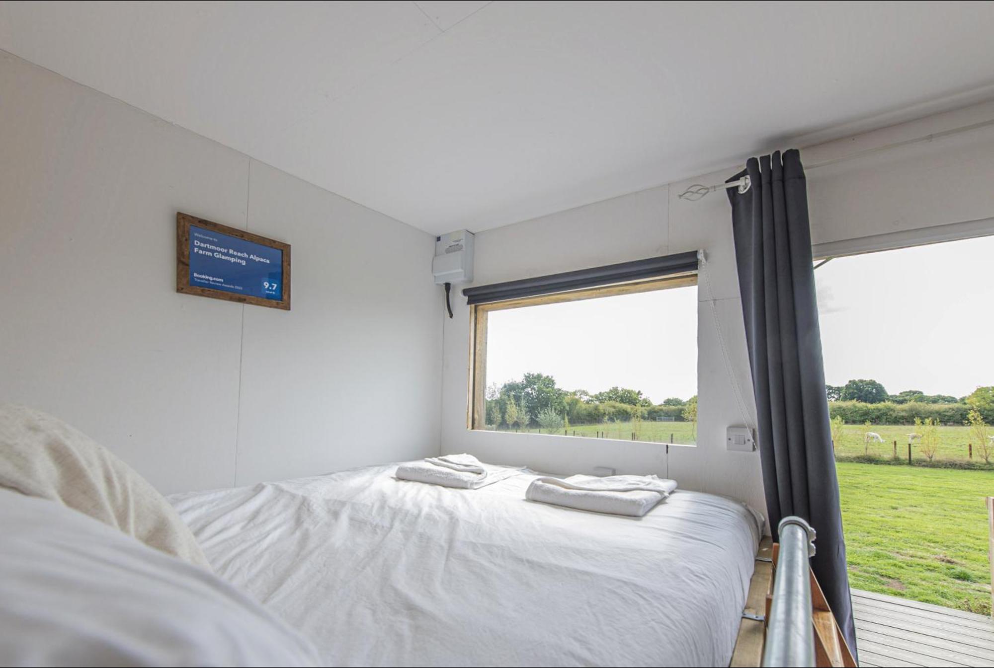 Dartmoor Reach Alpaca Farm Heated Cabins 5 Mins Drive To Dartmoor بوفي تريسي الغرفة الصورة
